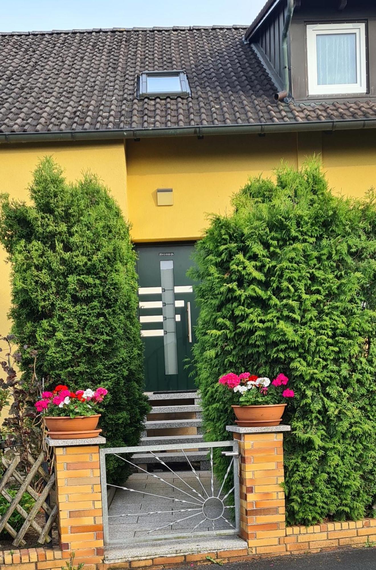 Gemuetliche 120 Qm Ferienwohnung Mit Balkon Adelsdorf Exterior foto