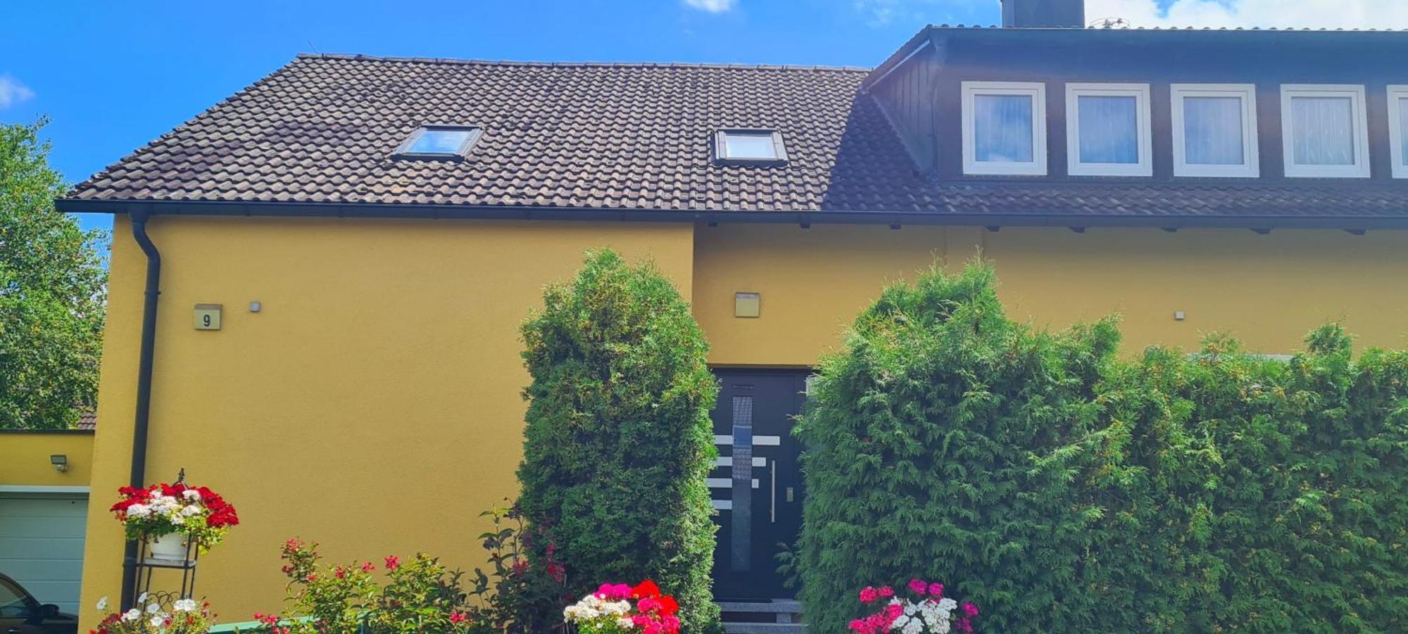 Gemuetliche 120 Qm Ferienwohnung Mit Balkon Adelsdorf Exterior foto