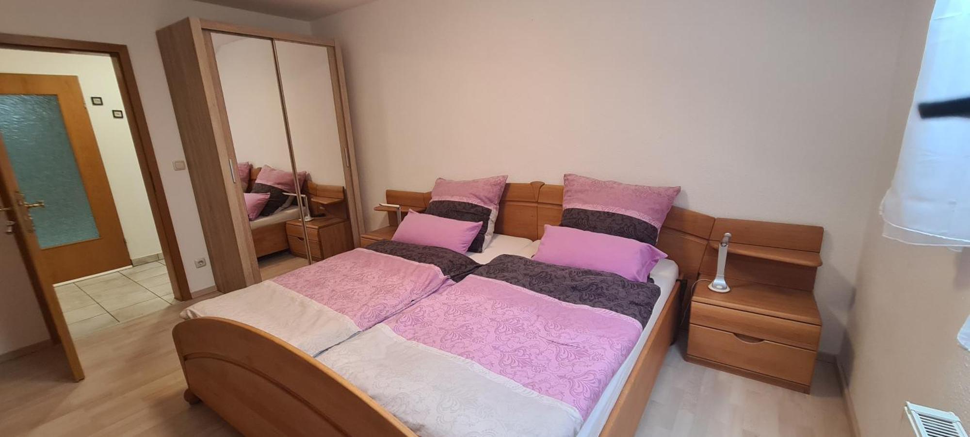 Gemuetliche 120 Qm Ferienwohnung Mit Balkon Adelsdorf Exterior foto