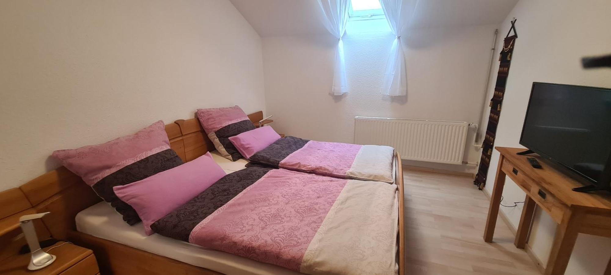 Gemuetliche 120 Qm Ferienwohnung Mit Balkon Adelsdorf Exterior foto